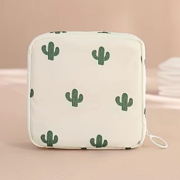 Hand Crafted Handbags - Cactus Nwot Pad Bag Organizer NIP